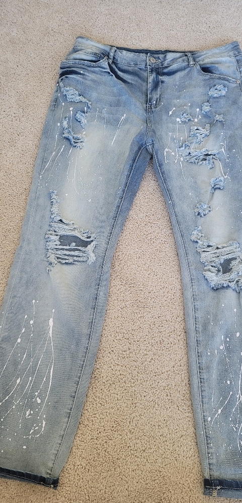 NWOT Stretchy Straight Leg Jeans